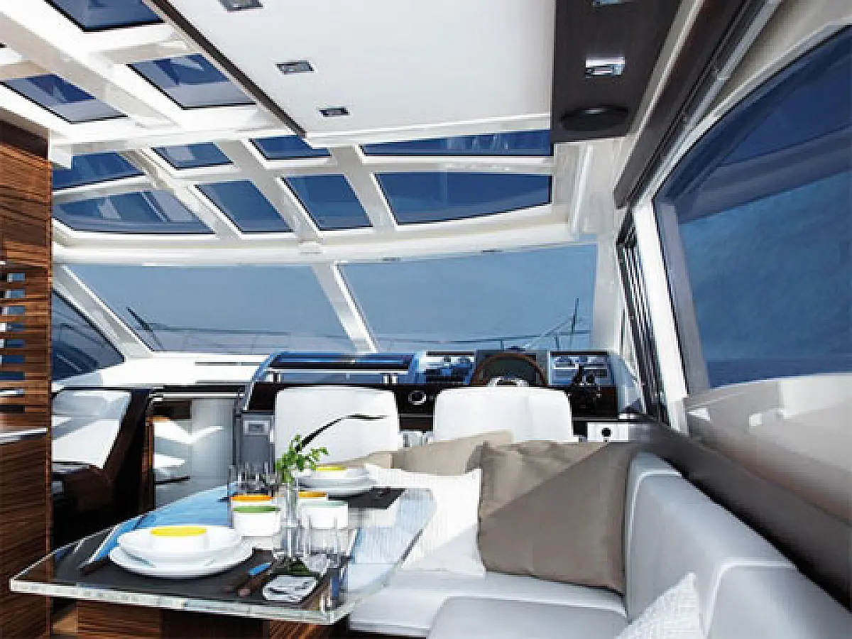 Absolute 52 FLY - Aurora  - Internal image