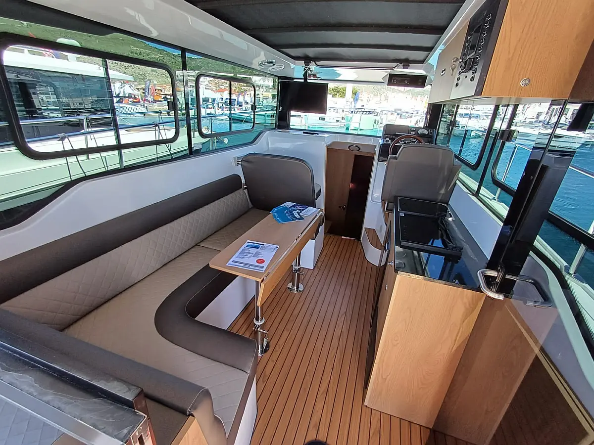 Nikhen Aquasun 34 Sedan LP - ŠOLTA  - [Internal image]
