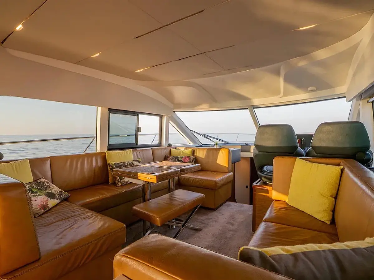 Bavaria R55 - Ela  - Internal image